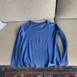 Blue Free People waffle long-sleeved shirt